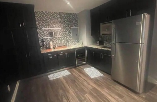 Conyers House | Beautiful 1 bedroom guess house with a pool table