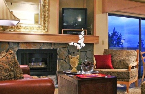 Lower Kingsbury Apartment | Beautiful 1 bedroom unit at resort, sleeps 4