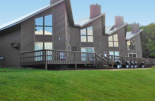 Phelps Apartment | Beautiful 1 bedroom unit at resort, sleeps 6