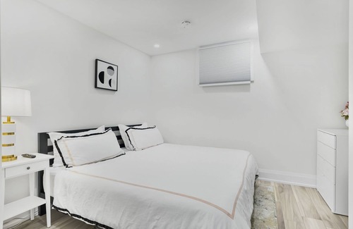 St. Davids Apartment | Beautiful 1BR Loft w Parking!