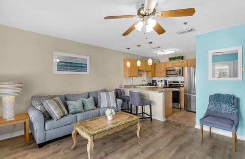 Crystal Beach Condo | Beautiful 1bd 1ba Condo just minutes from the BEACH!