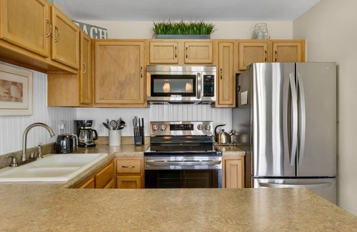 Crystal Beach Condo | Beautiful 1bd 1ba Condo just minutes from the BEACH!