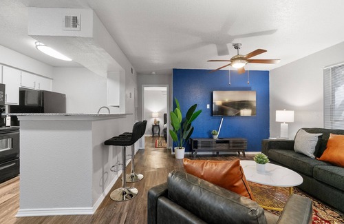 University Hills and Windsor Park Apartment | Beautiful 1BD/1BA in University Hills 3734