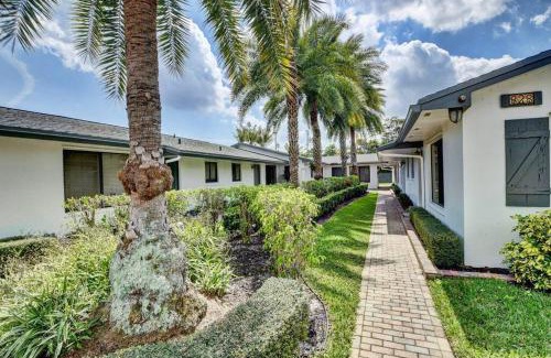 La Hacienda Apartment | Beautiful 1bd, prime location, parking, pets 828-2
