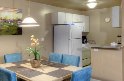 Canyon Corridor Villa | Beautiful 1BDR at Palm Canyon Resort sleeps 4!
