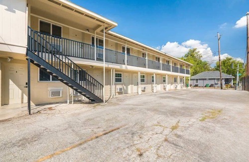 Greater Third Ward Apartment | Beautiful 1BR APT | Downtown Houston