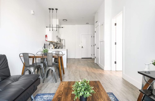 Elizabeth Apartment | Beautiful 1BR Close to Airport 7305