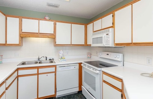 Orange Beach Condo | Beautiful 1BR Gulf Front Condo - Phoenix V 1102
