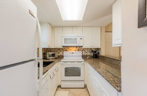 Marco Island Condo | Beautiful 1st floor condo located close to public beach