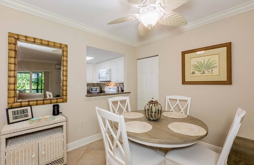 Marco Island Condo | Beautiful 1st floor condo located close to public beach