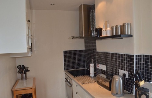 Seahouses Apartment | Beautiful 1st floor apartment 100 yds from beach