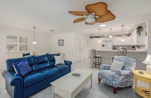 Sunset Pointe House | Beautiful 2/2 Patio Villa in Sabal Chase with golf cart-pet friendly