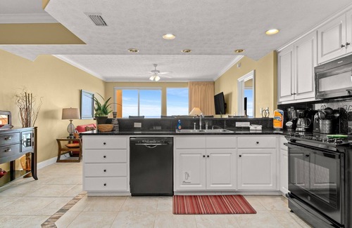 Lower Grand Lagoon Condo | BEAUTIFUL 2 BD [DBL KING]/2 BA BEACH FRONT CONDO! FREE BEACH SERVICE, WIFI!