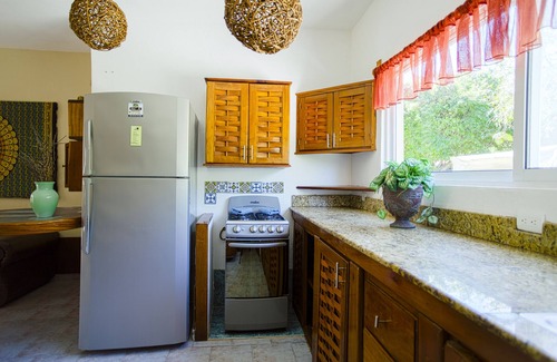 Playa del Secreto Villa | Beautiful 2 Bdrs. Casa Angelica, Pool & Beach Wi-Fi, sleeps 6