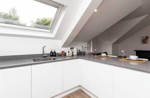 Leeds Apartment | Beautiful 2 Bed Flat in Oakwood