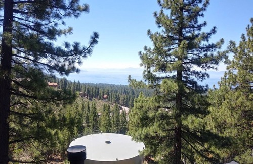 Incline Village Condo | Beautiful 2 bedroom condo in Incline Village. Balcony views of Lake Tahoe.