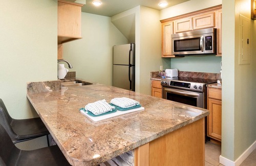 Bend Condo | Beautiful 2 bedroom 2.5 bath Loft Condo with a view.