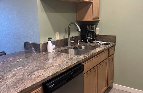 Bend Condo | Beautiful 2 bedroom 2.5 bath Loft Condo with a view.