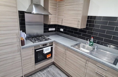 Muirhouse House | Beautiful 2 Bedroom House - Edinburgh