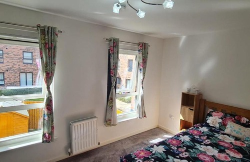 Muirhouse House | Beautiful 2 Bedroom House in Edinburgh