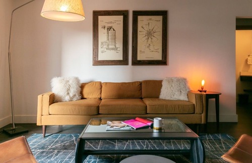 Rutledge Hill Hotel | Beautiful 2 Bedroom Suite: Downtown Nashville w/Full Kitchen & Living Room