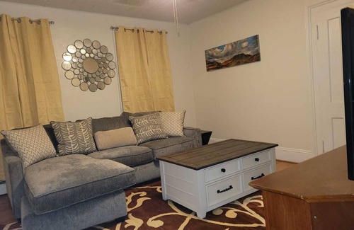 Bridgeport House | Beautiful 2 bedroom apartment in prime location of Bridgeport Connecticutn