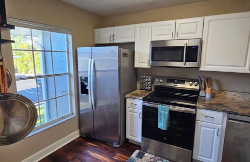 Biggar Condo | Beautiful 2-bedroom condo with AC in Fort Myers