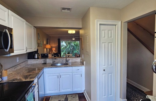 Biggar Condo | Beautiful 2-bedroom condo with AC in Fort Myers