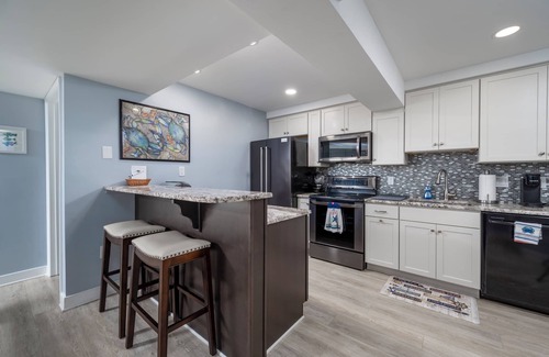 North Ocean City Condo | Beautiful 2 bedroom 2 bath oceanfront condo with a pool