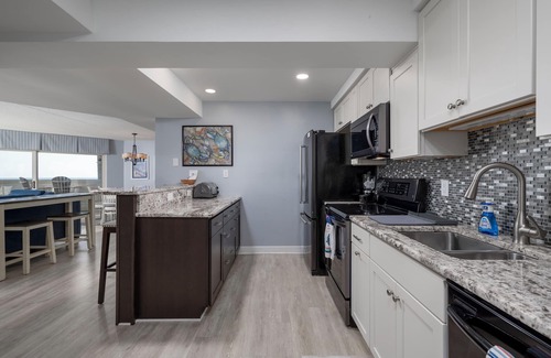 North Ocean City Condo | Beautiful 2 bedroom 2 bath oceanfront condo with a pool