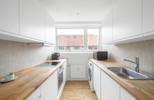 Frederiksberg Apartment | Beautiful 2-BR apartment with a balcony in Frederiksberg - 205