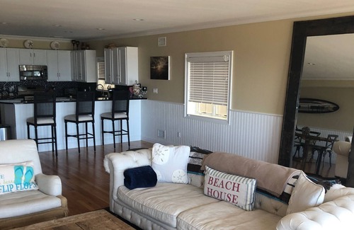 Long Beach House | Beautiful 2 Story Oceanfront Town House on Beach for monthly rental only.