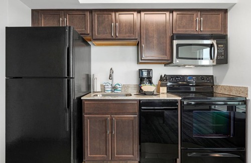 Ash Resort | Beautiful 2 Bedroom Suite at Towers on the Grove, Myrtle Beach.