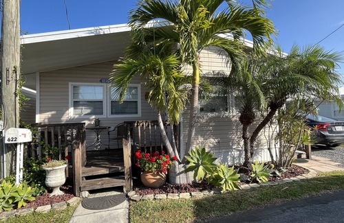 Bradenton Beach House | Beautiful 2BD beach house on Anna Maria Island!