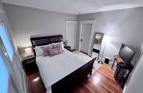 Medford Condo | Beautiful 2beds/1bath w/free parking & 10mnts away from Boston