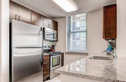 Hudson Exchange Apartment | Beautiful 2BR | NYC Skyline Views | Jersey City Waterfront by GLS