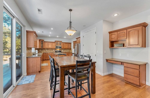 Ponderosa Trails House | Beautiful 3,000sqft Home Perfect For Your Mountain Getaway!