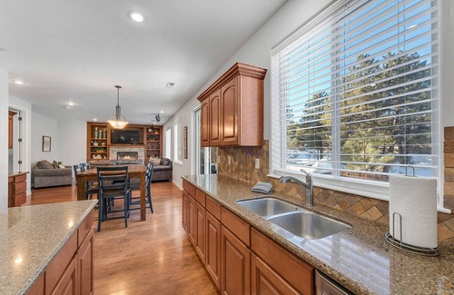 Ponderosa Trails House | Beautiful 3,000sqft Home Perfect For Your Mountain Getaway!
