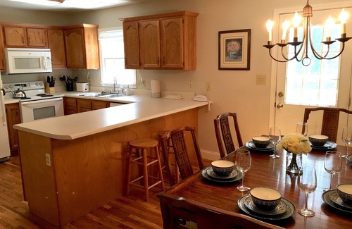 Black Mountain House | Beautiful 3/2 Treetop Home in Black Mountain ~ Walk To Lake Tomahawk!