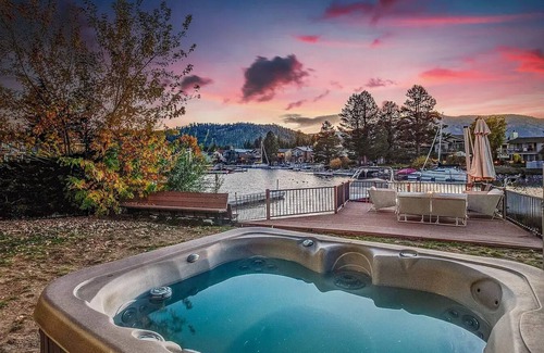 Tahoe Keys House | Beautiful 3-Bedroom House in South Lake Tahoe with AC & Lake Access