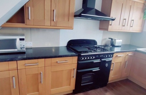 Bognor Regis House | Beautiful 3 bed hse with parking and garden