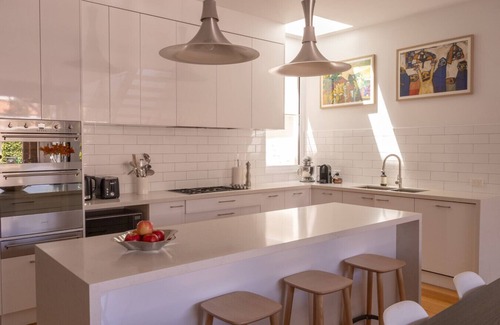 Saint Kilda South Apartment | Beautiful 3- Bed House