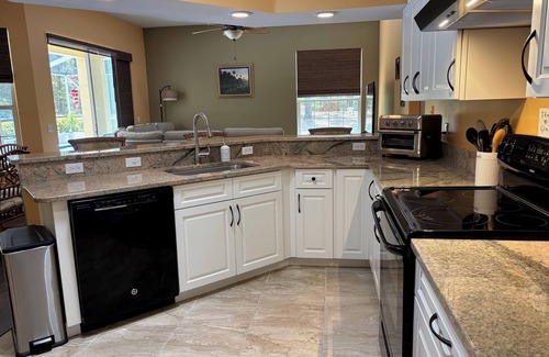 Dunnellon House | Beautiful 3-bed pool home located minutes from Rainbow River and WEC.