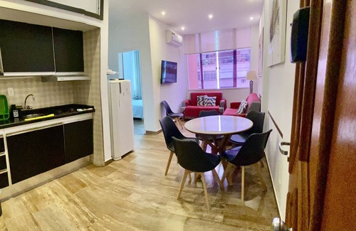 Copacabana Apartment | Beautiful 3 bedroom, first block from beach, posto5