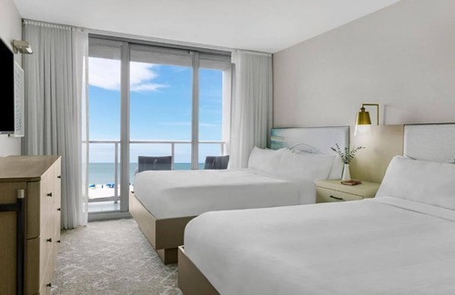 Marco Island Hotel | Beautiful 3 bedroom villa at Marriott's Crystal Shores Marco Island