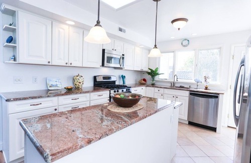 Village Green House | Beautiful 3 Bedroom, 2 Bath HomenOpen Concept, Sleeps 6