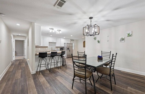 Bridge City House | Beautiful 3 bedroom 2 1/2 bath in Bridge city