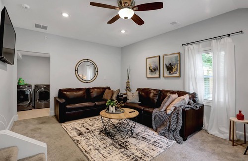 East Memphis House | Beautiful 3 Bedroom Home in the center of the city