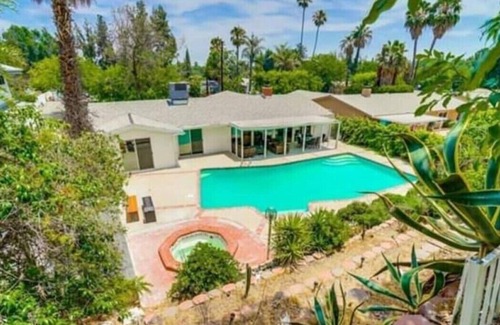 Woodland Hills House | Beautiful 3 Bedroom 2 Bathroom + Pool Home