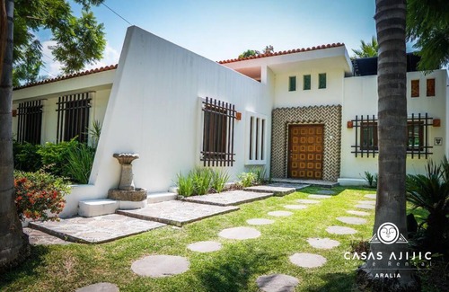 San Antonio Tlayacapan Villa | Beautiful 3 Bedroom Villa with Free Parking in La Floresta, Ajijic